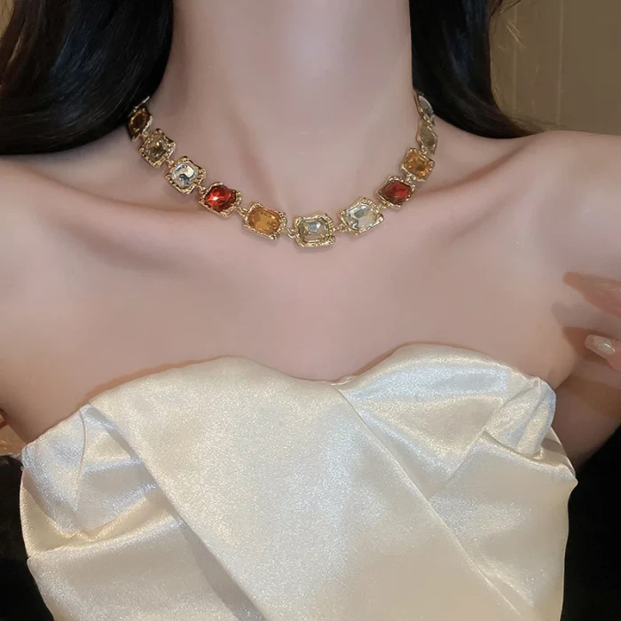 Light Luxury Inlaid Rhinestone Geometric Necklace Earring Set for Women Vintage Maillard New Sweater Chain Fashion Jewelry