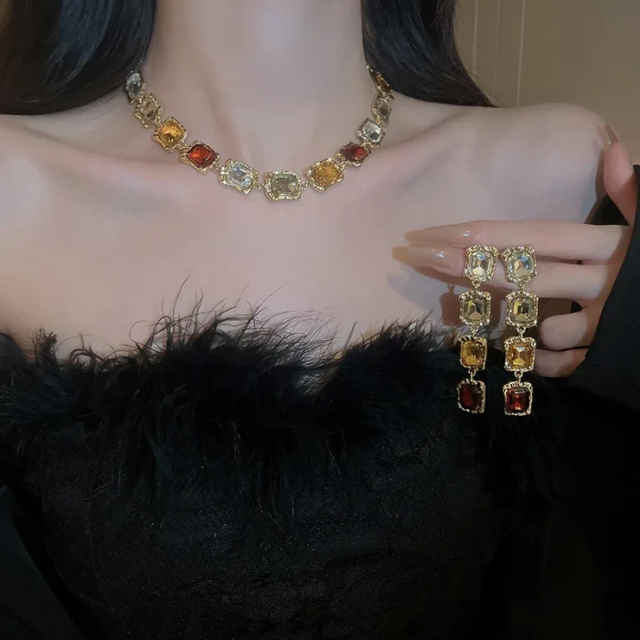Light Luxury Inlaid Rhinestone Geometric Necklace Earring Set for Women Vintage Maillard New Sweater Chain Fashion Jewelry