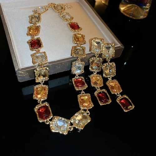 Light Luxury Inlaid Rhinestone Geometric Necklace Earring Set for Women Vintage Maillard New Sweater Chain Fashion Jewelry
