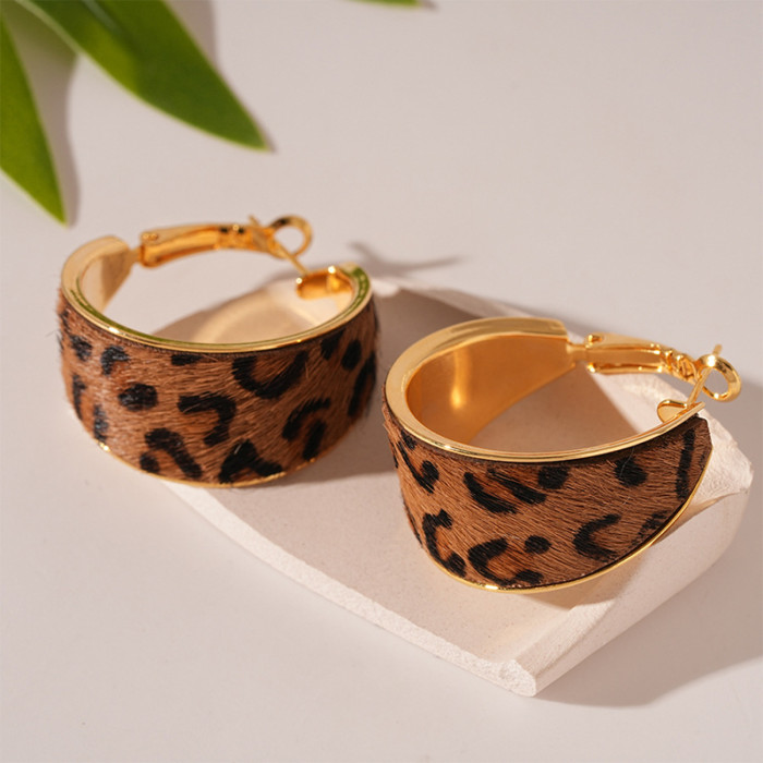 Vintage Leopard Print Hoop Earrings Women Fashion Style Flocked Autumn Winter Circle Ear Cuff Statement Jewelry Daily Wear Gifts