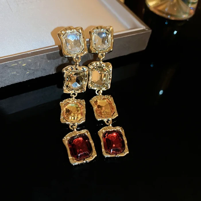 Light Luxury Inlaid Rhinestone Geometric Necklace Earring Set for Women Vintage Maillard New Sweater Chain Fashion Jewelry