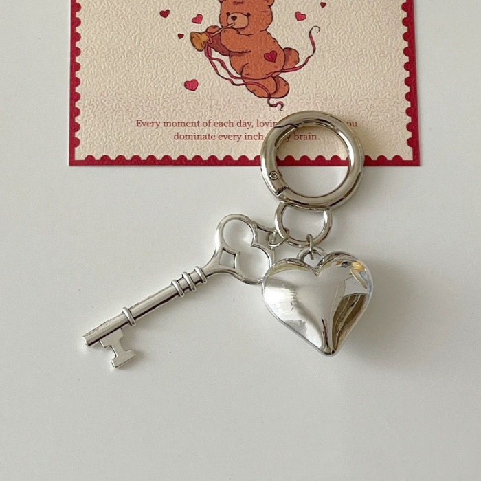 Fashion Keys and Heart Keychain Alloy Material Y2K Keyring Jewelry Heart Keyring Handbag Accessories for Women Girls Dropship