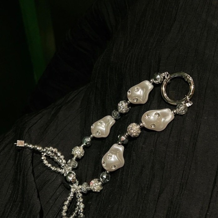Luxury Pearl Crystal Bead Key Chains Charm Rhinestone Lanyard for Iphone Samsung Universal Accessories Jewelry Anti-Lost Pendant