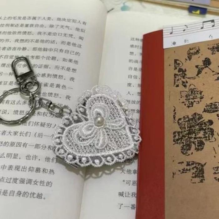 Y2K Lace Love Cherry Mirror Keychain Vintage Mini Folding Double Sided Cosmetic Mirror Keyring Sweet Cool Bag Pendant Girl Gift
