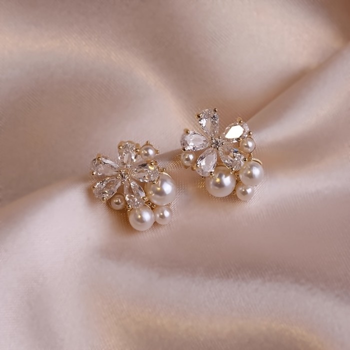 A Pair of Exquisite And Elegant Cherry Blossom Imitation Pearl Earrings, Suitable for Women to Wear on Various Occasions Such As Daily Life, Parties, Proms, Travel, Vacations, Music Festivals, And Weddings, Making Them a Perfect Gift for Girlfriends