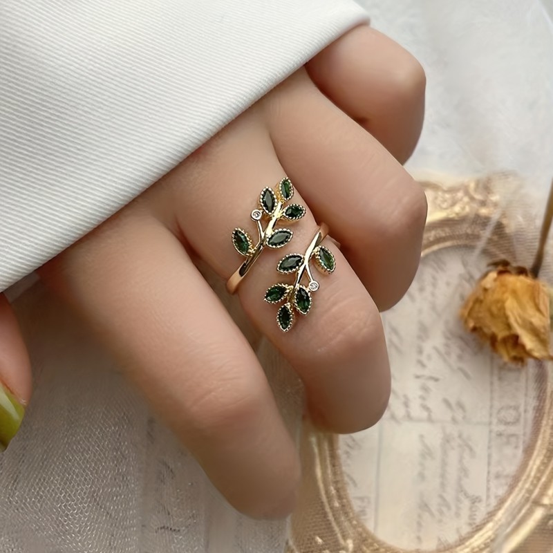 2025 European\u002FJapanese\u002FKorean, gorgeous copper ring, leaf creative opening ring