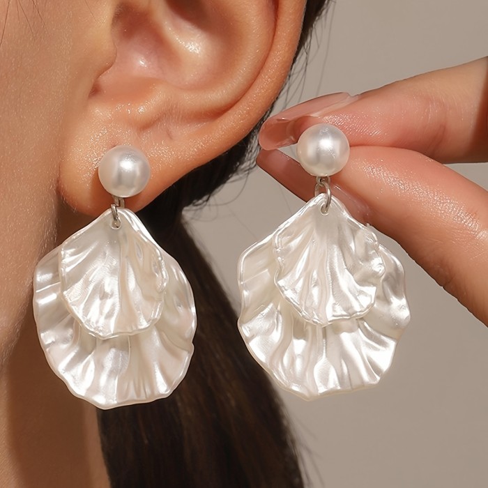 Chic Summer Shell & Pearl Dangle Earrings ✨