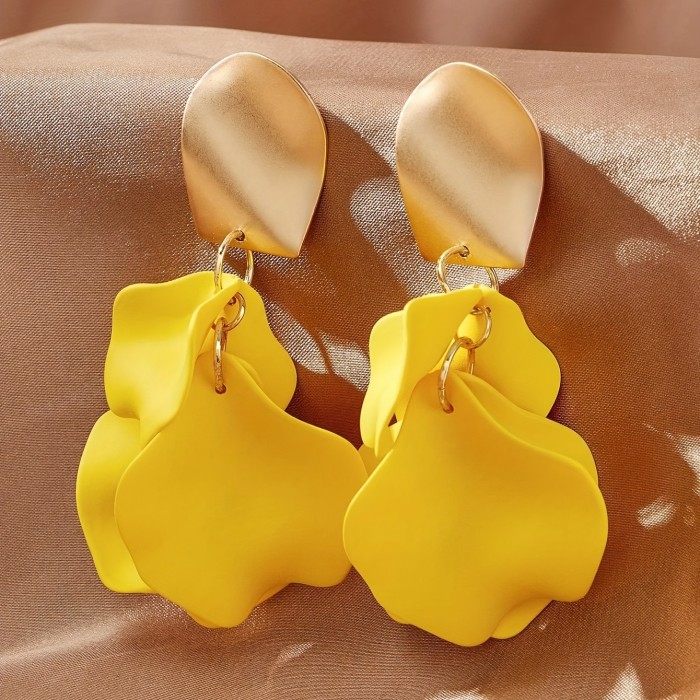 Exquisite Rose Petal Dangle Earrings – Luxury-Inspired Alloy Jewelry ✨