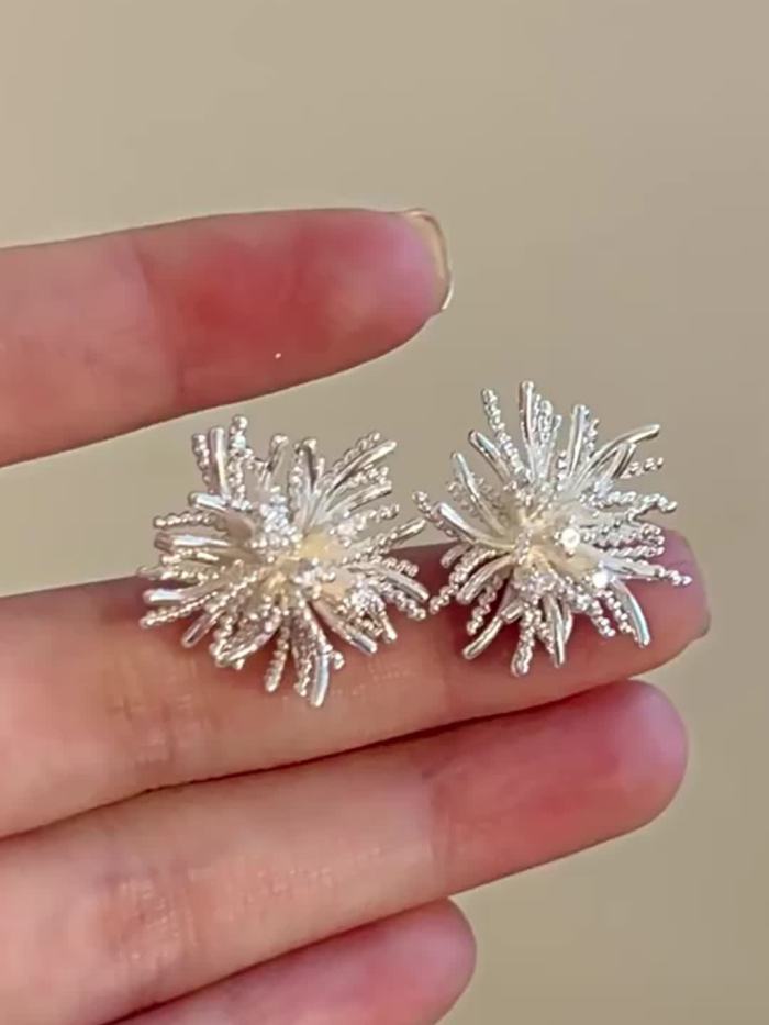 1 pair of elegant temperament, sweet and luxurious fireworks, niche design, artificial rhinestone inlay, Women's daily leisure, simple earrings