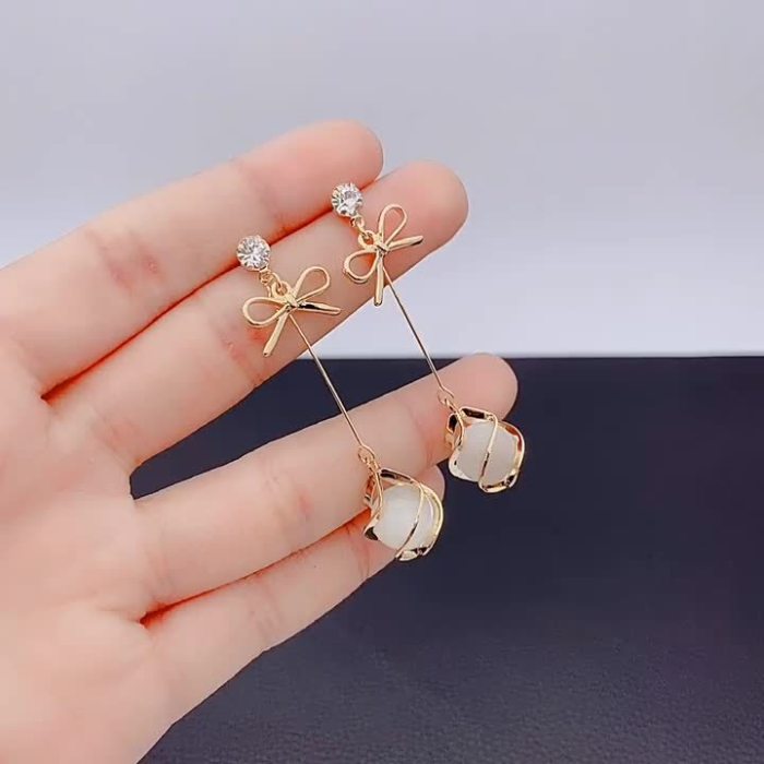1 Pair Elegant Minimalist Long Earrings with Glass Beads and Bow Design for Women, Stylish Face Shape Accent