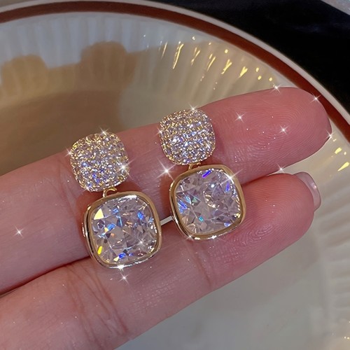 1 Pair Luxury Rhinestone Drop Earrings For Women, Bling Bling Elegant Style Zinc Alloy Dangle Earrings, Vintage Style, Fashion Accessory