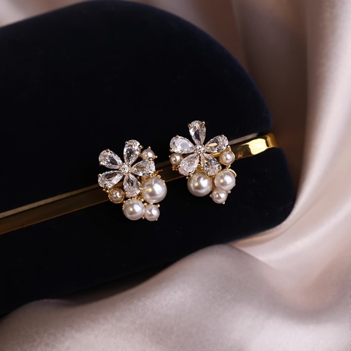 A Pair of Exquisite And Elegant Cherry Blossom Imitation Pearl Earrings, Suitable for Women to Wear on Various Occasions Such As Daily Life, Parties, Proms, Travel, Vacations, Music Festivals, And Weddings, Making Them a Perfect Gift for Girlfriends