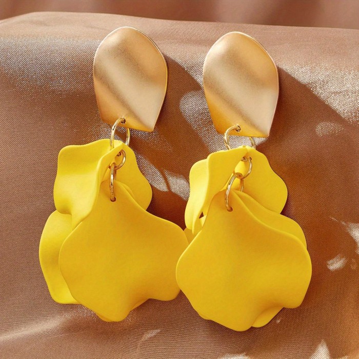 Exquisite Rose Petal Dangle Earrings – Luxury-Inspired Alloy Jewelry ✨