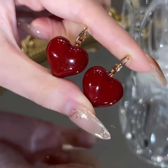 1 Pair of Elegant French-Style Heart-Shaped Earrings - Vintage Red Resin with Golden-Tone Iron Posts, Perfect for Daily Wear, Parties, Weddings, and All Seasons, Valentine'S Day Accessory|Vintage Earrings|Golden Tone Finish
