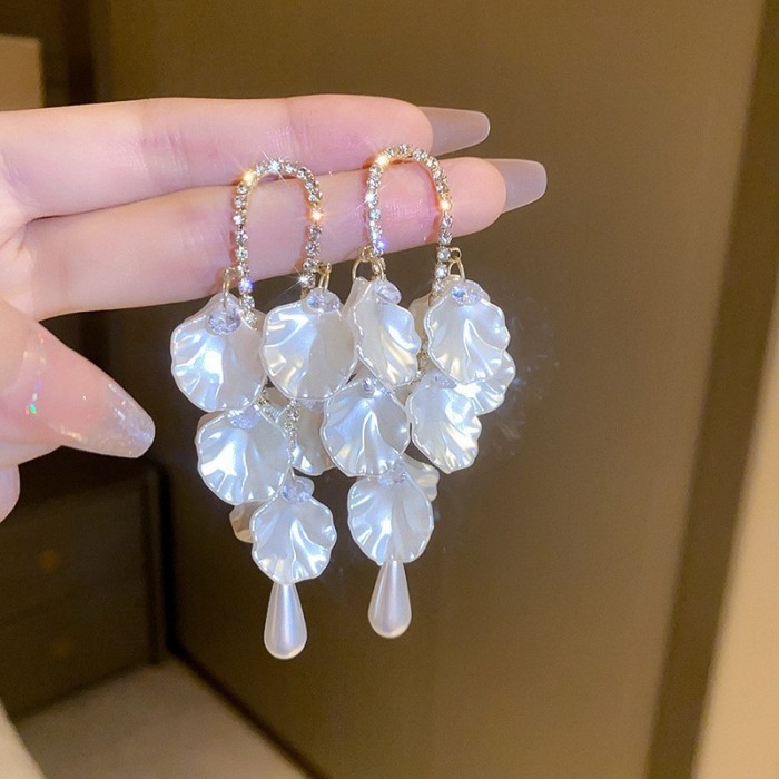 Elegant French Floral Dangle Earrings ✨
