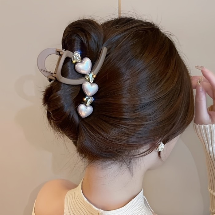 Elegant Vintage Heart Pearl & Rhinestone Hair Clip ✨
