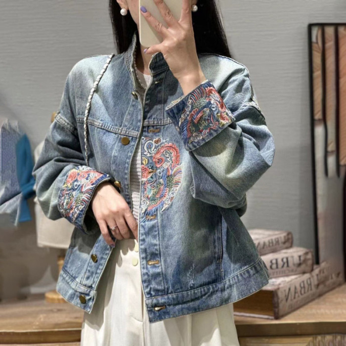 ✨ Vintage Embroidered Denim Jacket ✨