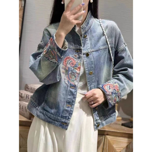 ✨ Vintage Embroidered Denim Jacket ✨