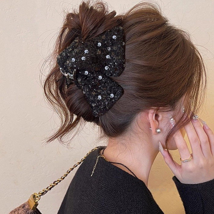 ✨Elegant Acrylic Sequin Triangle Hair Clip✨