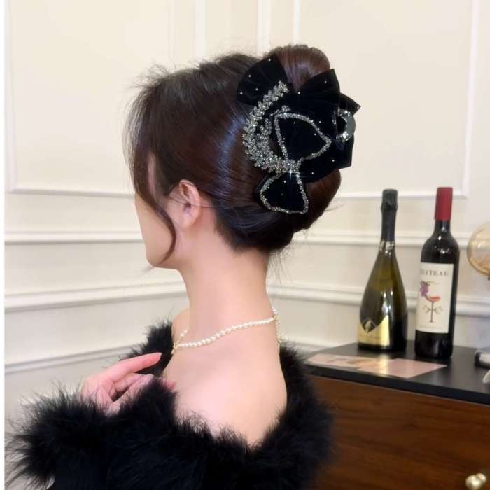 ✨Elegant Retro Large Rhinestone Bow Hair Clip✨