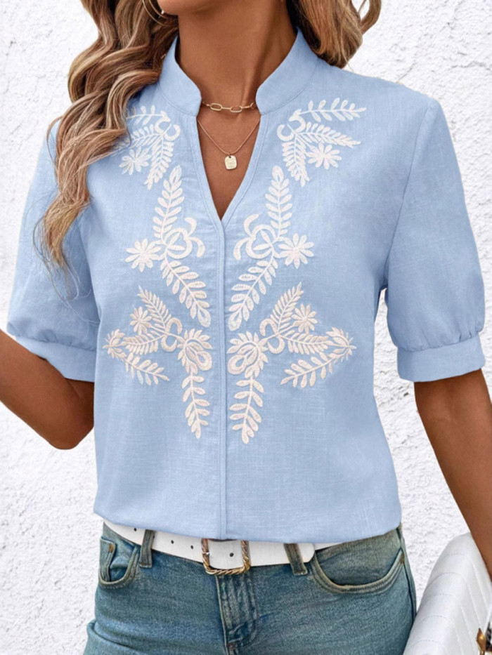✨Split-Joint Contrast Flower Embellished Stand Collar Short Sleeve Tee✨