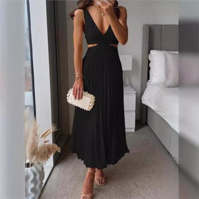 ✨Elegant V-neck Hollow Out Backless Pleated Maxi Dress✨