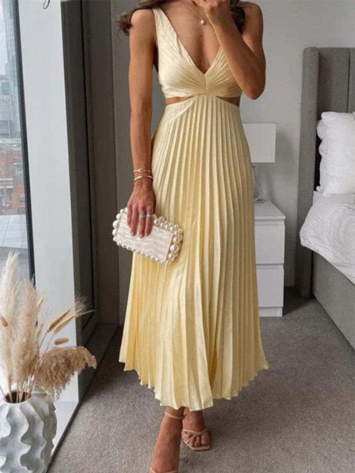 ✨Elegant V-neck Hollow Out Backless Pleated Maxi Dress✨