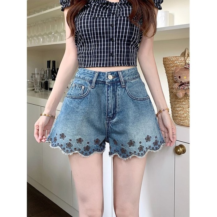 ✨Daily & Casual High Waist Hollow Flower Embroidered Denim Shorts🌿