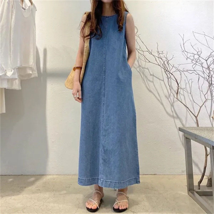✨Daily & Vacation Round Neck Sleeveless Backless Pocket Loose Denim Long Dress🌿