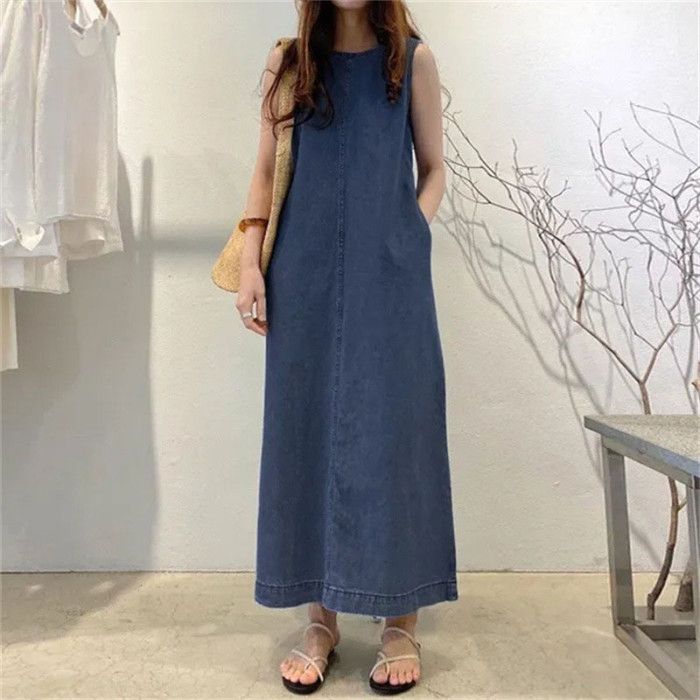 ✨Daily & Vacation Round Neck Sleeveless Backless Pocket Loose Denim Long Dress🌿