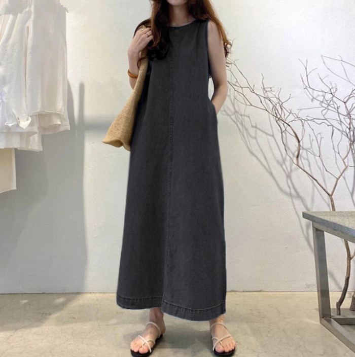 ✨Daily & Vacation Round Neck Sleeveless Backless Pocket Loose Denim Long Dress🌿