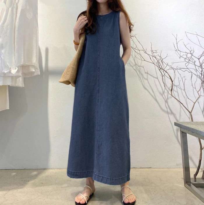 ✨Daily & Vacation Round Neck Sleeveless Backless Pocket Loose Denim Long Dress🌿