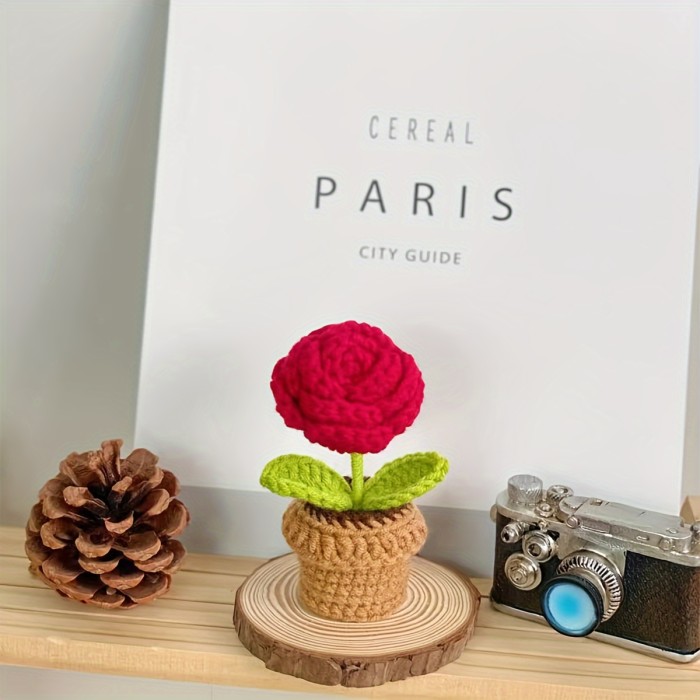 1pc Hand-Knitted Artificial Simulation Potted Plant, Crocheted Yarn Artificial Flower Decoration, Suitable for Mother's Day, Anniversaries, Birthdays, Valentine's Day Gifts, and as a Home or Office Desk Decoration for Mom, Friends, or Girlfriend