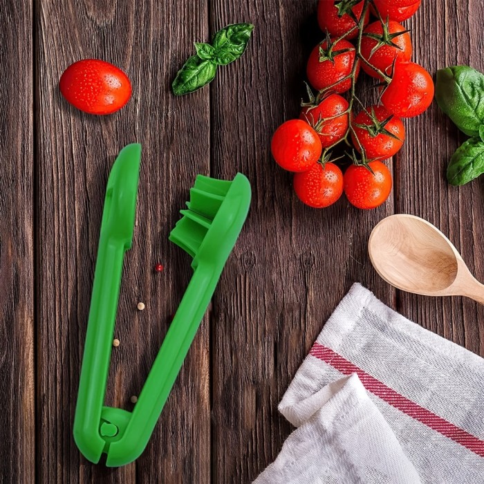 ✨Home & Kitchen Portable Safety Fruit Cutter🍓