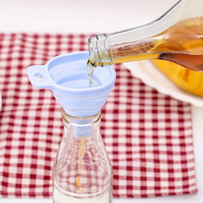 ✨Home & Kitchen Collapsible Mini Portable Funnel🥣