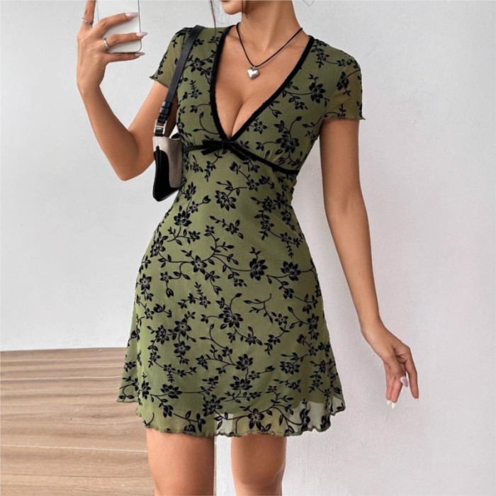 ✨Commute & Party Green Boho Floral Deep V Neck Bow Short Dress💚