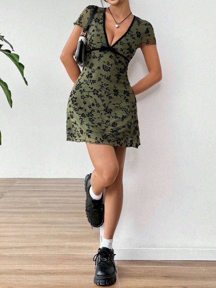 ✨Commute & Party Green Boho Floral Deep V Neck Bow Short Dress💚