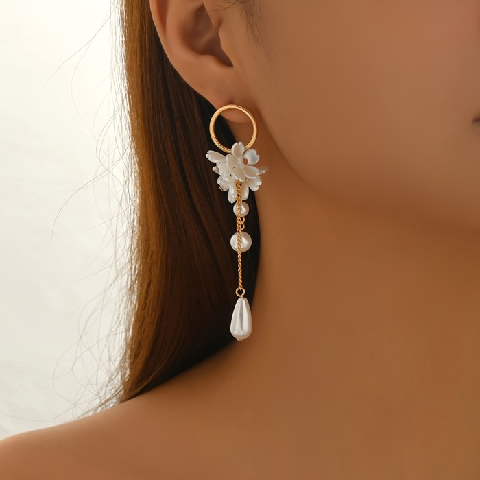 1 Pair of Elegant Floral Series Women'S Earrings Fashion Elegant Temperament Imitation Pearl Water Drop 5-Petal Small Flower Tassel Long Earrings Niche Exquisite Versatile Earrings