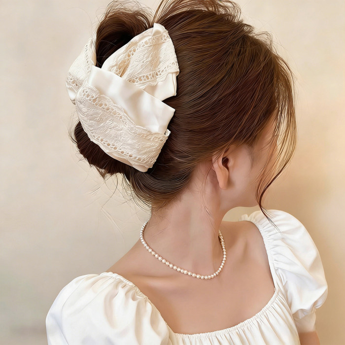 1pc AYLHFO Spring New Style White Embroidered Lace Trim Triangle Acrylic Hair Claw Clip, Women's Vintage Elegant White Lace Fabric Triangle Hair Clamp, Large Non-Slip Shark Clip, Suitable for Daily and Holiday Party Wear