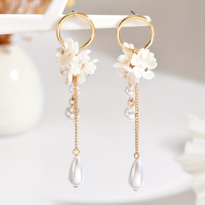 1 Pair of Elegant Floral Series Women'S Earrings Fashion Elegant Temperament Imitation Pearl Water Drop 5-Petal Small Flower Tassel Long Earrings Niche Exquisite Versatile Earrings