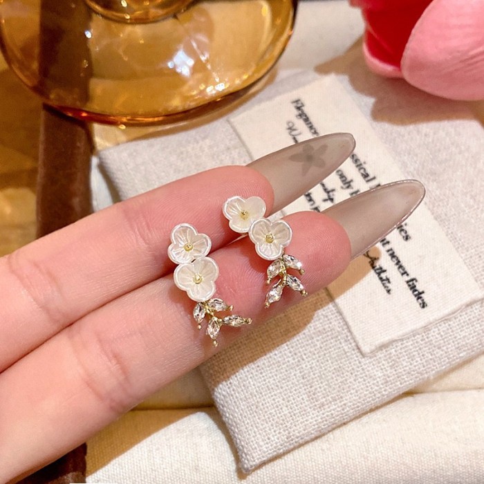 ✨Daily & Party Camellia Plum Stud Earrings🌸