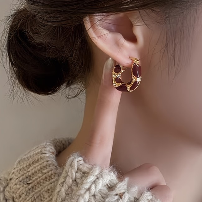 Retro French Elegant Circle Ear Cuffs for Daily Commute and Autumn Winter Dating