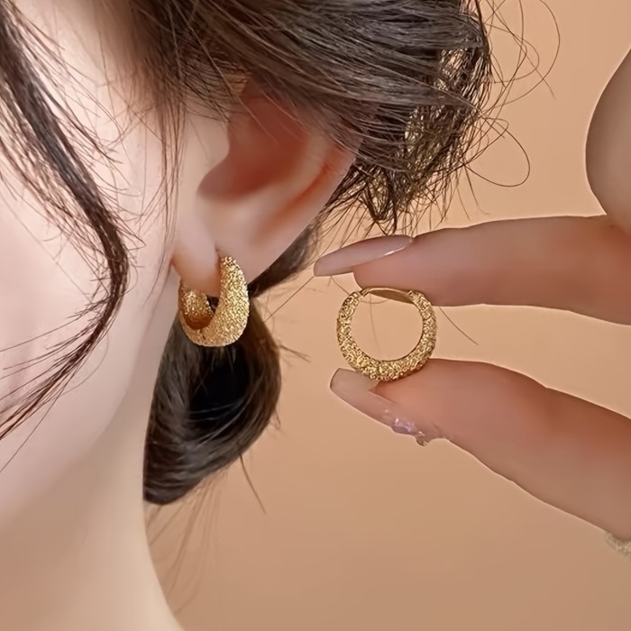 Minimalist Frosted Plain Hoop Earrings for Daily Commute and Holiday Gifting