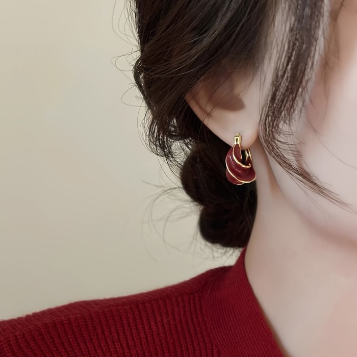 Geometric Twisted Hoop Earrings for Casual Gatherings and Daily Commute