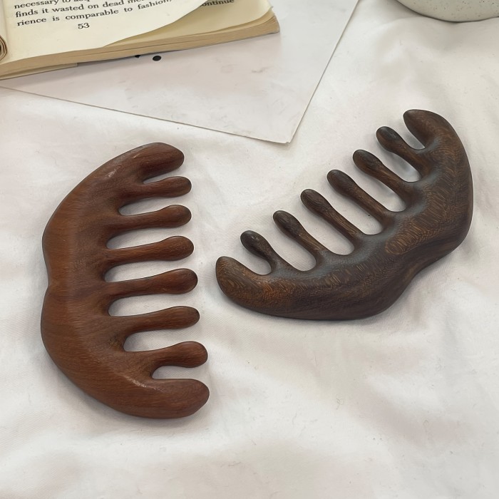 Natural Sandalwood Wide Tooth Massage Comb Anti Static Gua Sha Comb For All Hair Types