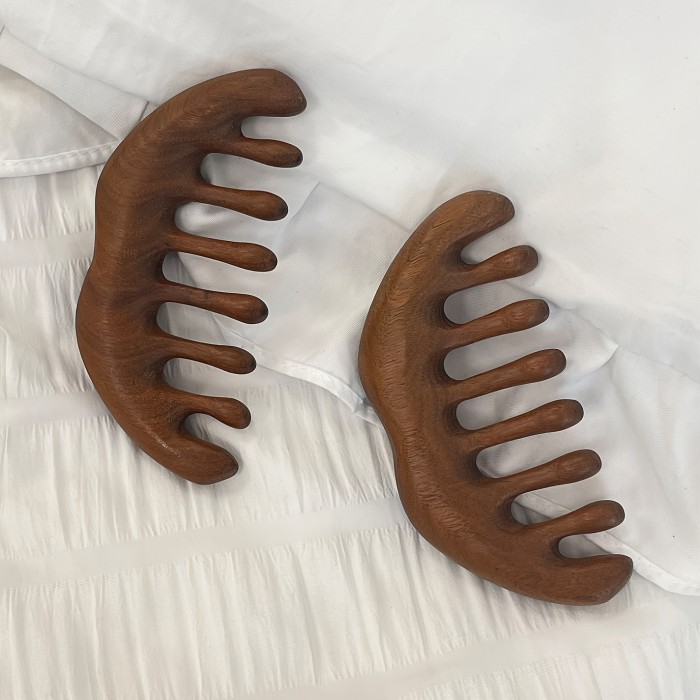 Natural Sandalwood Wide Tooth Massage Comb Anti Static Gua Sha Comb For All Hair Types