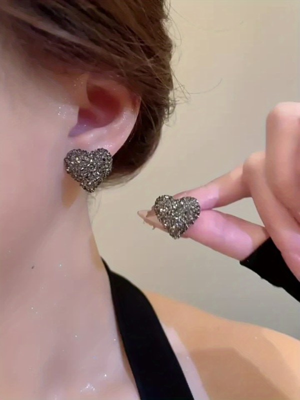 Elegant Sparkling Ear Jewelry for City Strolls and Casual Gatherings