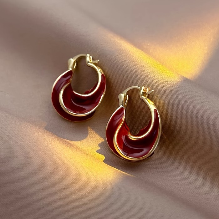 Geometric Twisted Hoop Earrings for Casual Gatherings and Daily Commute