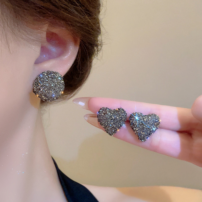 Elegant Sparkling Ear Jewelry for City Strolls and Casual Gatherings
