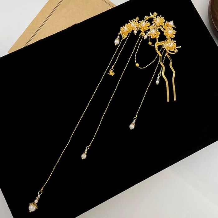 High-End Golden Plum Hairpin for Weekend Gatherings and Tea Events